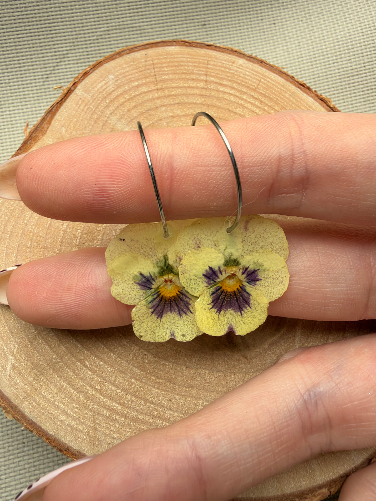 Pendientes flor pensamiento